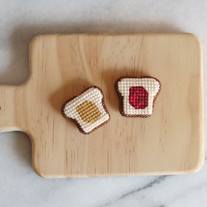Peanut Butter Jelly Time! Instant download digital file only. PB+J School Lunch classic 3D mini food cross stitch pattern.