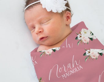 Magnolia Swaddle personnalisé, couverture d’arc pour bébé fille, couverture de nom personnalisée, couverture d’hôpital, cadeau de douche de bébé, couverture de nom de bébé, tout-petit