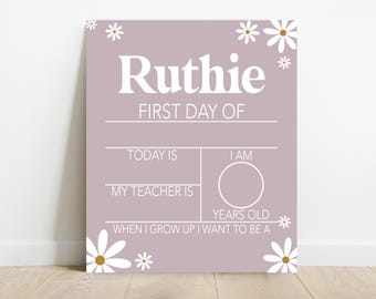Girls First Day Of School Sign, Daisy Back to School Sign, Personalizable Reusable School Sign, School Photo Prop, School Sign For Kids