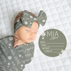 Personalized Daisy Swaddle Blanket, Optional Bundle, Newborn Coming Home Outfit Photo Props, Baby Announcement Sign, Baby Shower Gift JS48