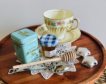 Deluxe Vintage Teacup Gift Box for One