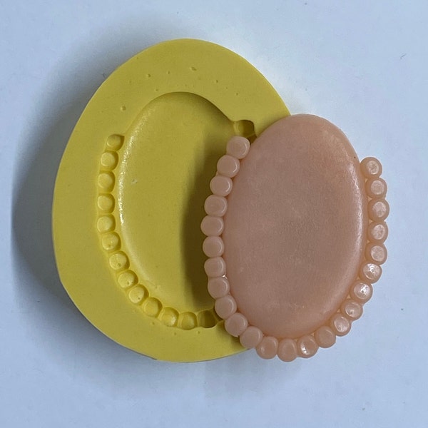 OVAL BEZEL with Beaded Edge Flexible Mold - Great for clay Embroidery/Applique! Choose from Two Sizes