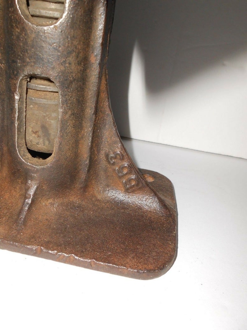 Vintage Iron Auto Car Jack Antique Farm Tractor Truck Tool Jacks Tools