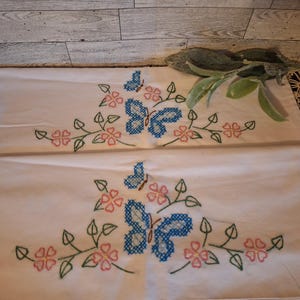 Pair of Vntg. Hand Embroidered Butterfly Pillow Cases, Vintage Linens,Bed Linens, Cottage core, Grandma Core