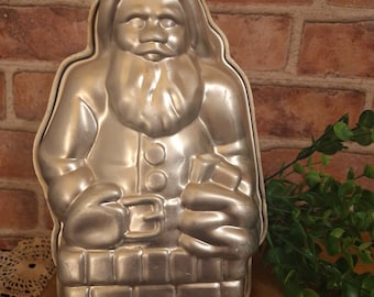 Vntg Metal Santa in Chimney Cake Pan / Mold , Vntg Christmas, Christmas Baking,