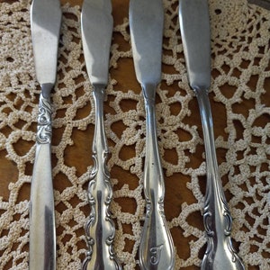 Set of 4 Vintage Silverplate Butter Knives, Flatware, Silverware, Entertaining, tablescape, Brunch, Mother&#39;s Day. Easter