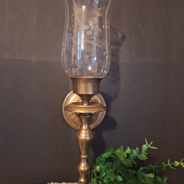 Vintage Brass Wall Sconce with Globe, MCM decor, Cottage core, Wall Decor,