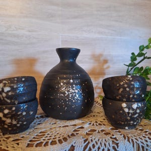 Vntg Black Pottery Sake set, Chinoiserie, Asian Decor, Oriental decor, Bar decor, Bar Cart Decor