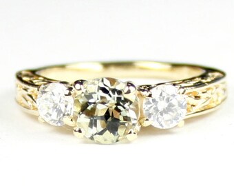 10KY Gold Ring R254 Green Amethyst w 2 Accents