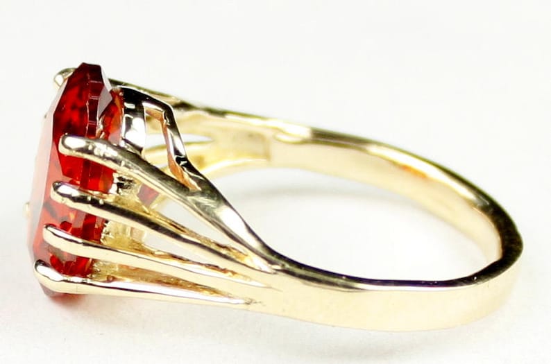 R280 14KY Gold Ring Created Padparadscha Sapphire