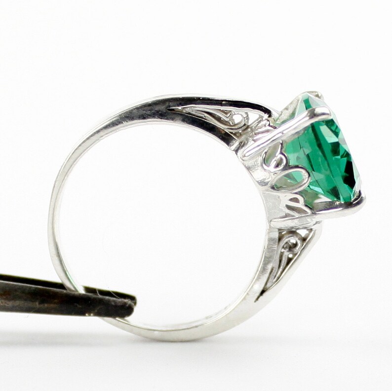 SR055 925 Sterling Silver Ladies Ring Russian Nanocrystal Emerald