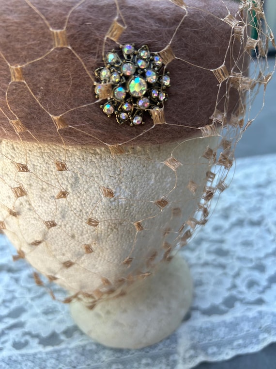 Camel colored netted hat with band - dark grey/ma… - image 2