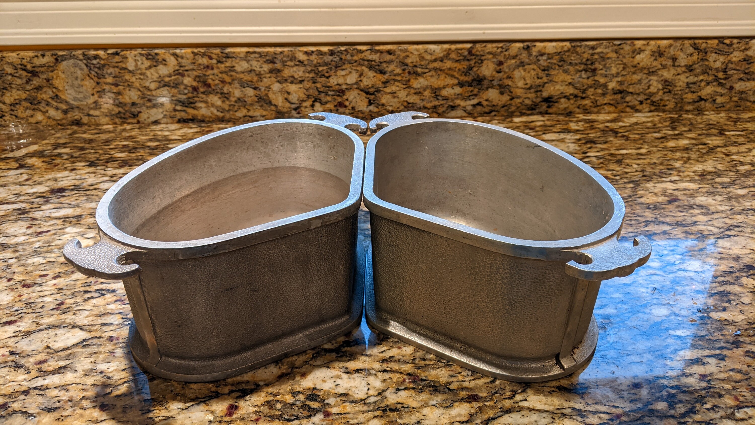 Guardian Service Cookware Set: 3 Triangle/heart Shaped Pots - Etsy