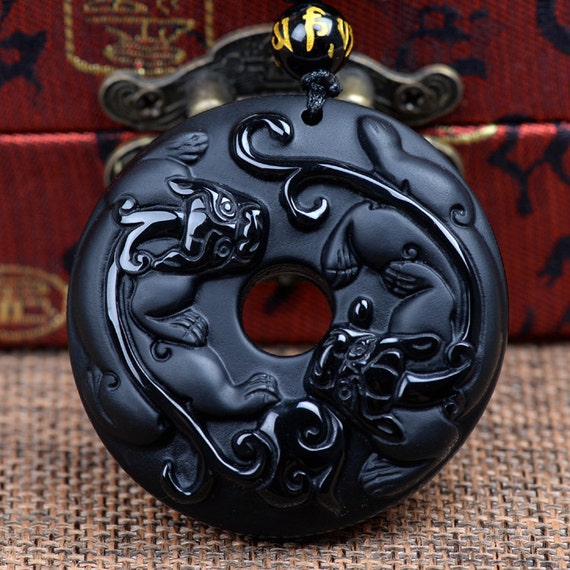 Double on sale dragon pendant