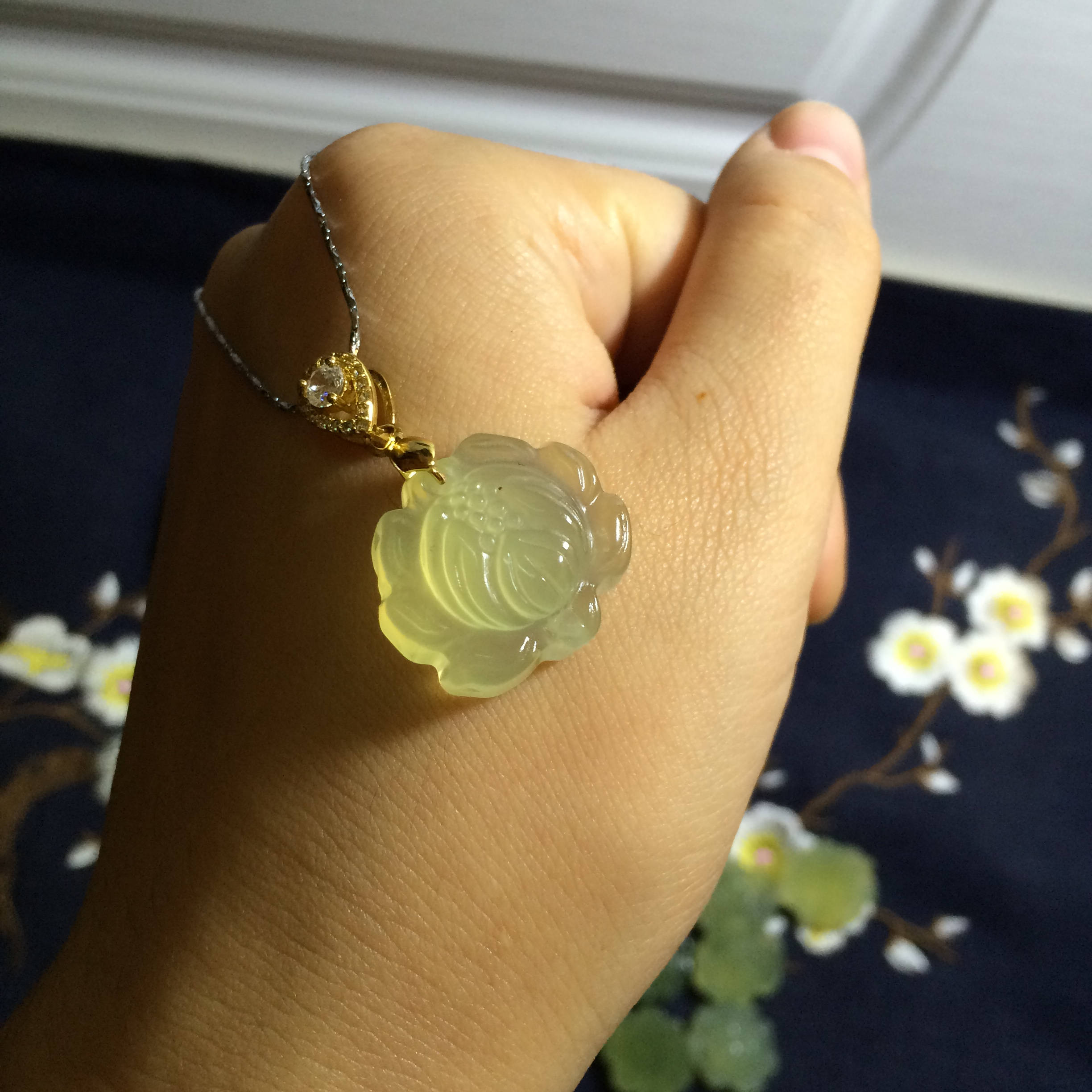 Free Delivery White Jade Flower Lotus Pendant Good Luck Pendant