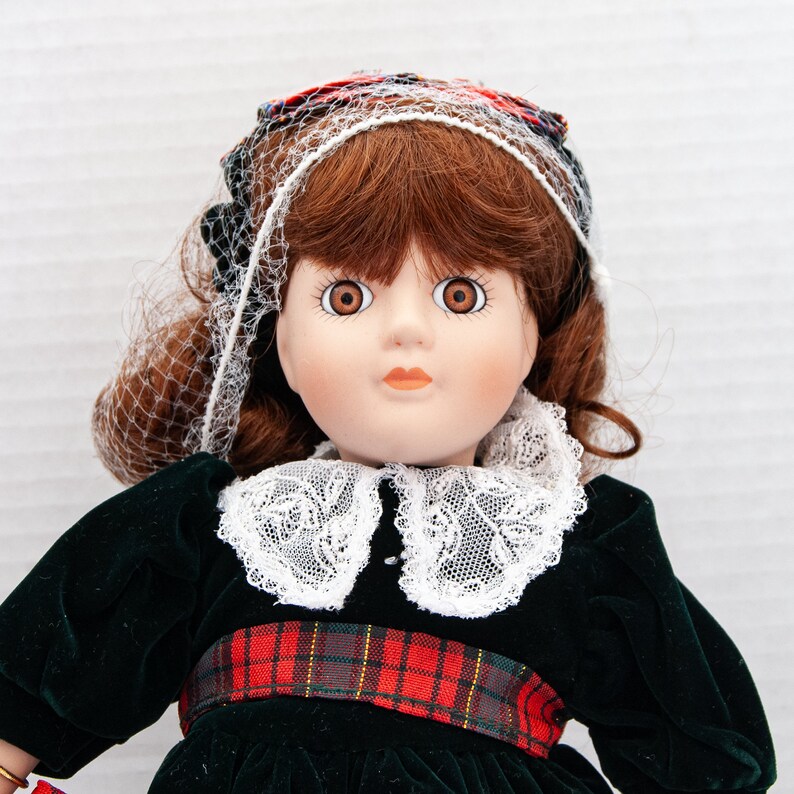 Porcelain Doll San Francisco Music Box Company, margaret, Vintage