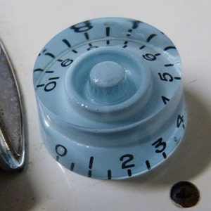POP-KNOB gibson / epiphone style guitar or bass speed knob in Baby BLUE