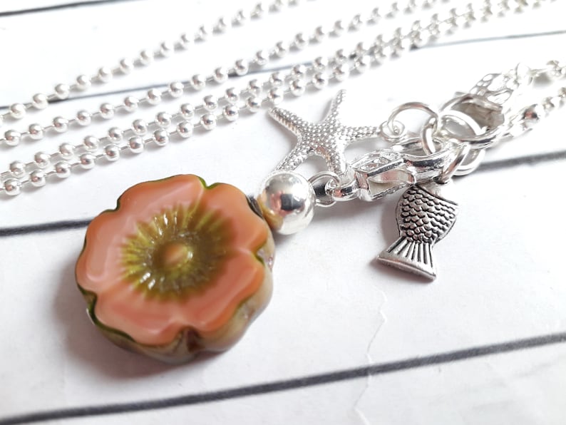 Long begging necklace glass blossom starfish
