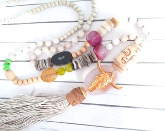 Halskette mit  Perlen Bullhead  Buddha Quaste boho