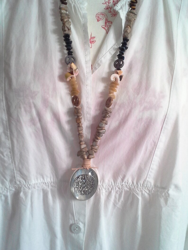 Necklace with pearls and pendant UNIKAT image 3