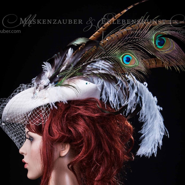 Fascinator - Tricorn with feathers // Women's hat with veil // Wedding // Gothic // Tricorn / White