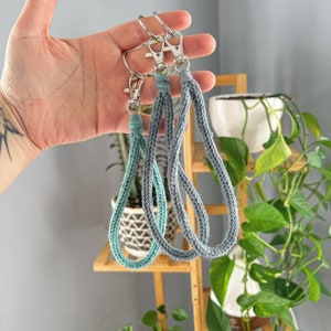 Keychain Wristlet // Knit Keychain // Keyring