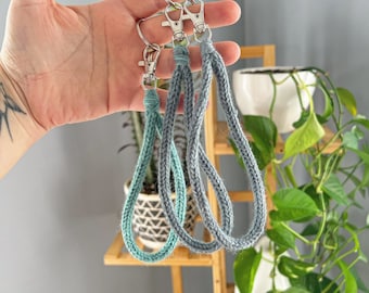 Keychain Wristlet // Knit Keychain // Keyring