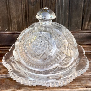 Beautiful Elegant Sparkly Vintage Antique Pressed Glass Round Butter Cheese Dish With Domed Lid