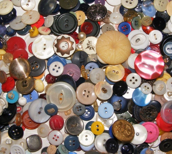 Vintage Buttons 8 Ounces 200300 Buttons Various Styles & Etsy