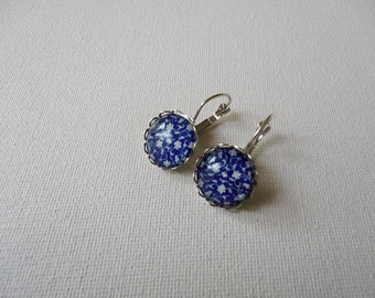 Platina Tone Brass French Ear wire Hook With Round Pad 16 mm Beads Glass Cabochons Blue and White 16 mm