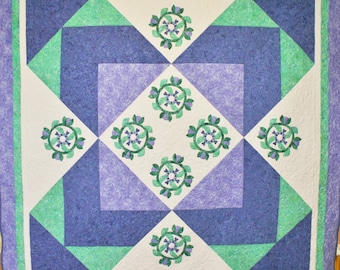 Lilac Breeze Penny Slate Designs quilt pattern with Press and Peel Applique