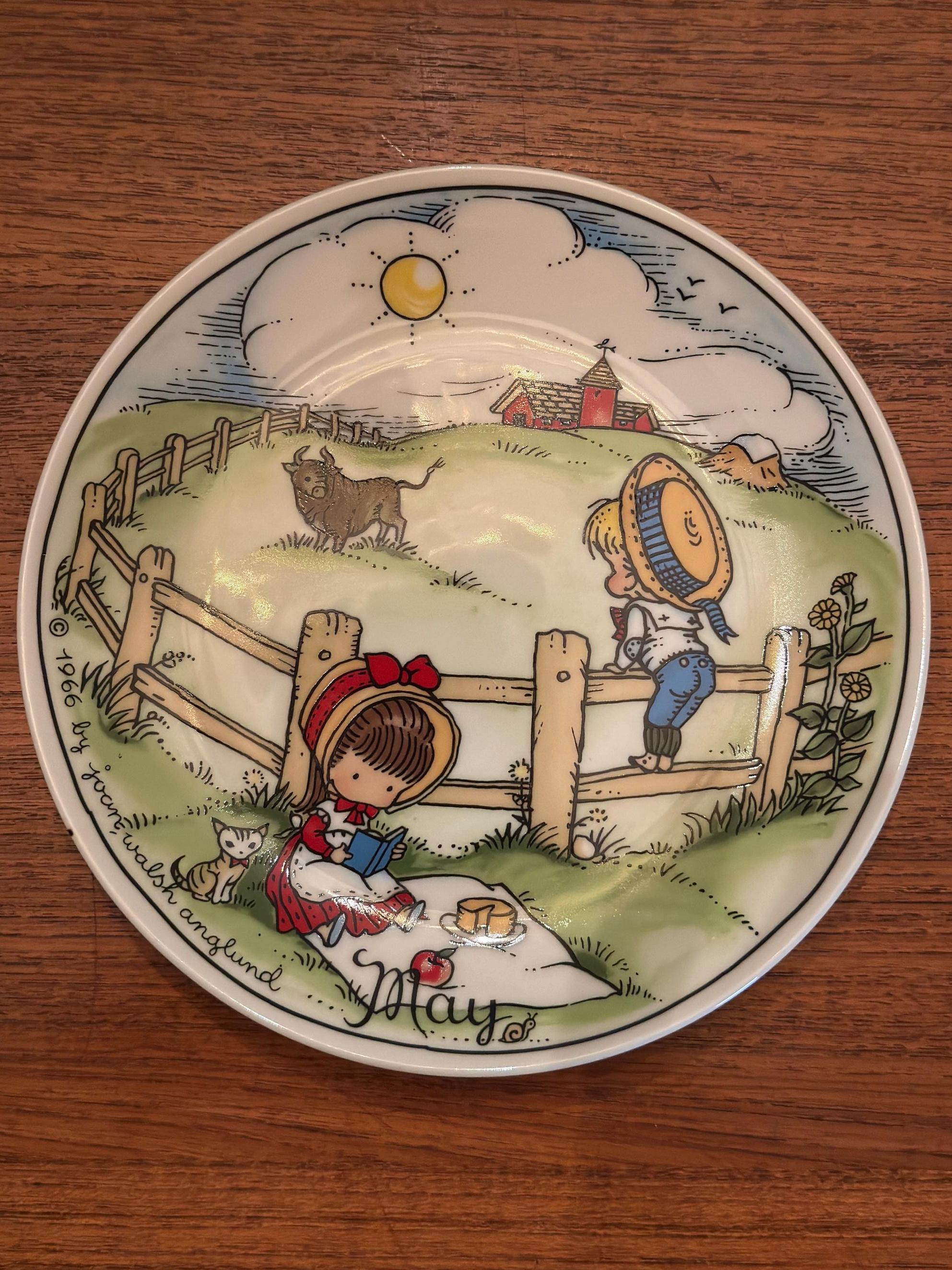 ジョアン・ウォルシュ アングランド プレートJoan walsh anglund Joan Walsh Anglund - 1966 December Plate - Etsy