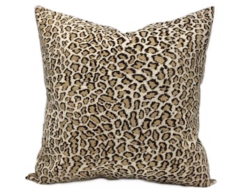 Jungle Cat Winter print Throw Pillow Cover, Textured Flocked Velvet Leopard Skin Home Decor Pillow Case, Velvet Lumbar cover