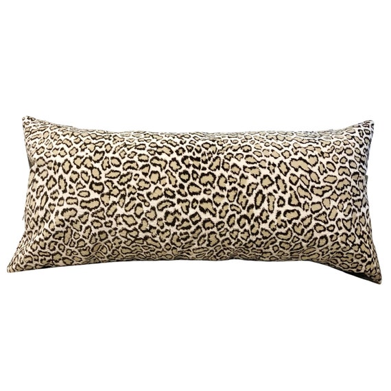Lumbar Jungle Cat Winter Pillow Cover, Textured Flocked Velvet Leopard Skin Lumbar Pillowcase, Rectangular Pillow Cover