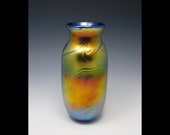 Blown glass flower vase by Elaine Hyde
