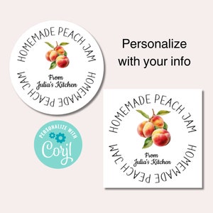 Peut inclure: Autocollant rond blanc avec du texte noir qui dit "Homemade Peach Jam" en cercle autour d'une illustration aquarelle de pêches. Le texte "From Julia's Kitchen" est sous les pêches.