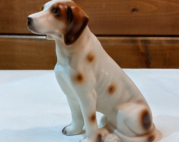 Vintage Dog Figurine Sporting German Pointer White/Brown – 1950s