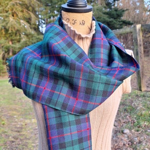 Vintage Wool Scarf Unisex Ingles Buchan Navy/Green Tartan – 1980s