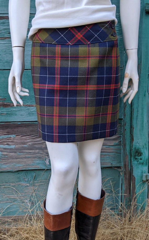 Vintage navy plaid skirt Gem