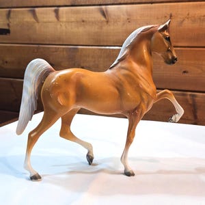Vintage Hartland Gaited American Saddlebred Horse Model Palomino – 1960s
