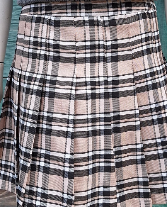 Vintage Short Pleated Skirt Sporty Tan Plaid – 19… - image 6