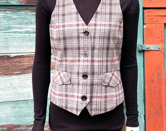 Vintage damesvest grijs en rood geruit op maat – jaren 80