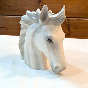 Vintage Head Vase Grey Thoroughbred Horse Bisque Lefton Japan – 1950s