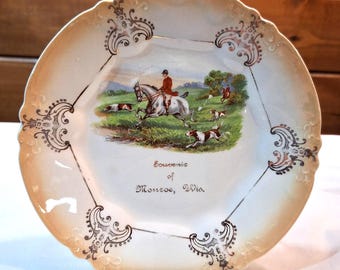 Vintage Plate Porcelain Souvenir Monroe, WI Fall Fox Hunters – 1950s