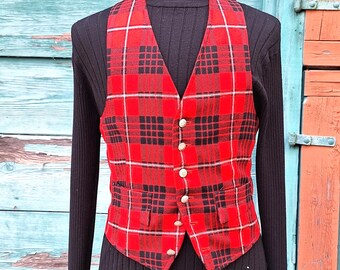 Vintage Men’s Vest Red Plaid with Silver Horse Head Buttons – 1980s