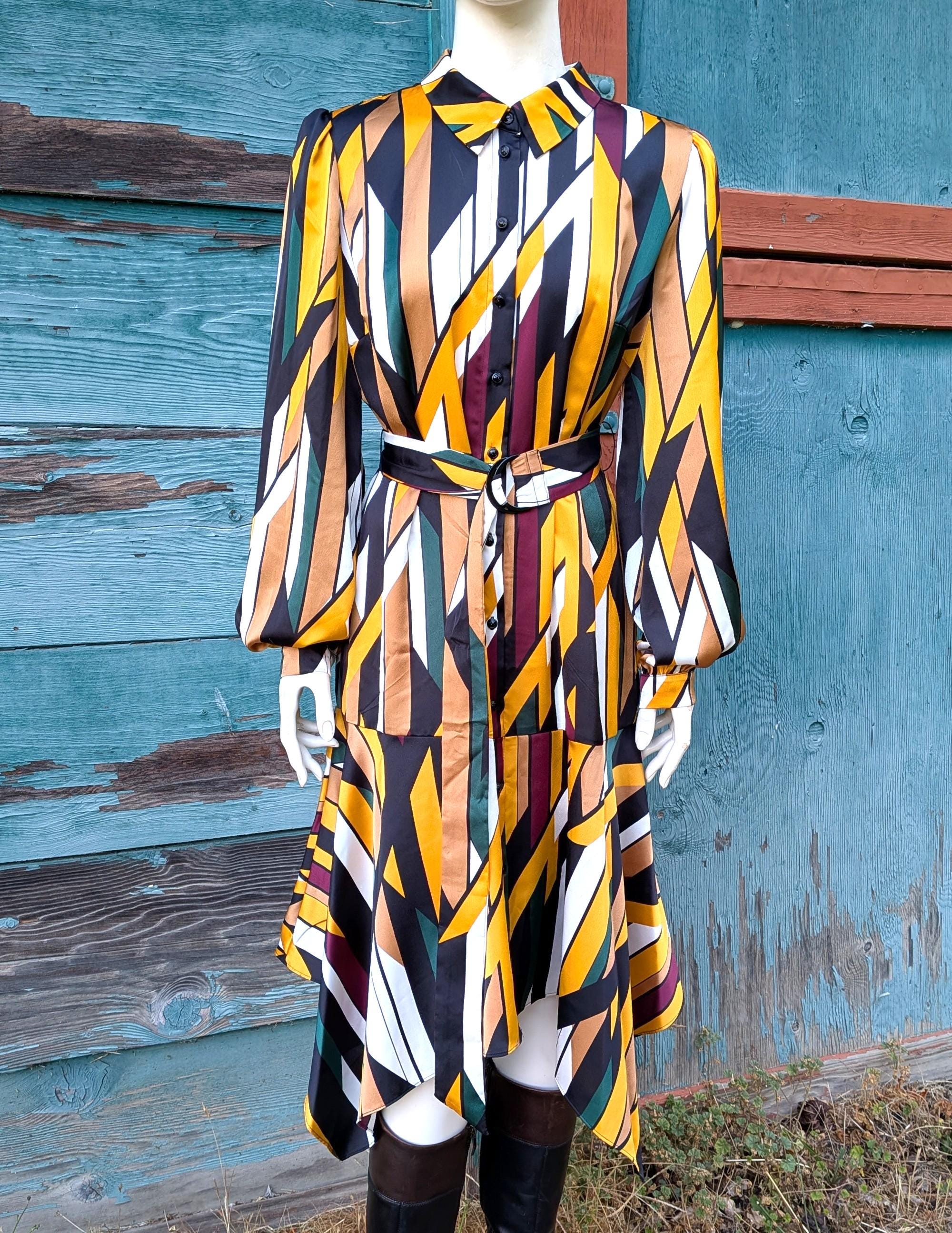 green emerald velvet dress ZARA. Short geometric print dress. TM  Hibuy market