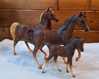 Vintage Breyer Classic Arab Family Trio Modellpferde - 1990er Jahre