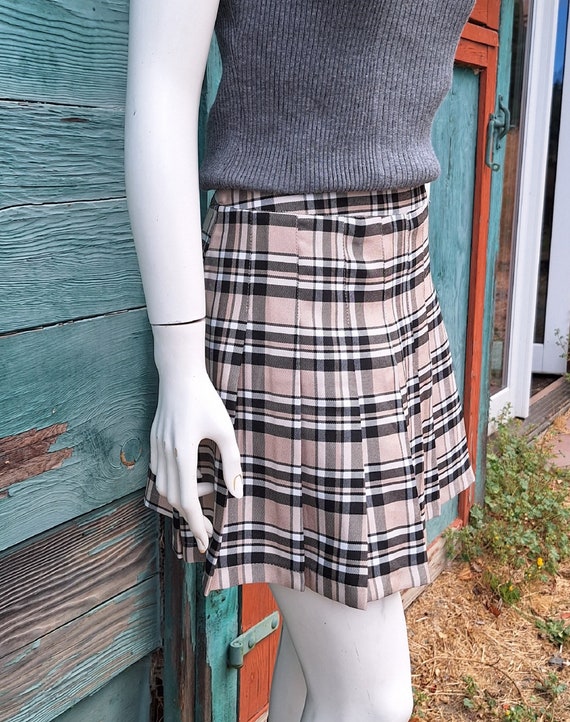 Vintage Short Pleated Skirt Sporty Tan Plaid – 19… - image 2
