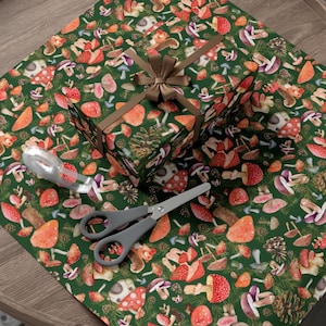 Autumn Mushroom Gift Wrap, Mushroom Woodland Wrapping Paper, Cottagecore Wrapping Paper Roll, Mushroom Holiday Gift Wrap