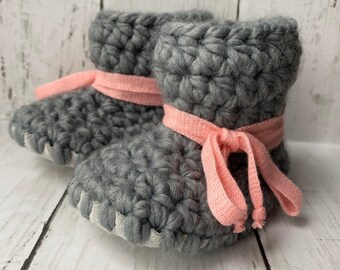 Baby Shoes // Baby Slippers // Crochet Booties // Leather Bottom Boots // Newborn Baby Toddler Child - GRAY with PINK Shoelace Ties